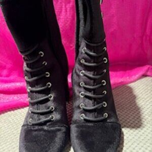 Velour heel ankle boot